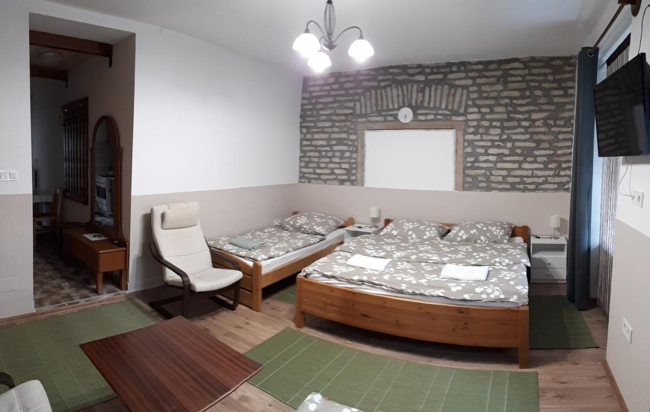 Centrum- Apartmanok, Apartman Baja Exterior photo
